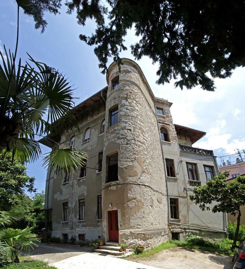 Apartment In The Top Center Of Old Town Pula Exterior photo